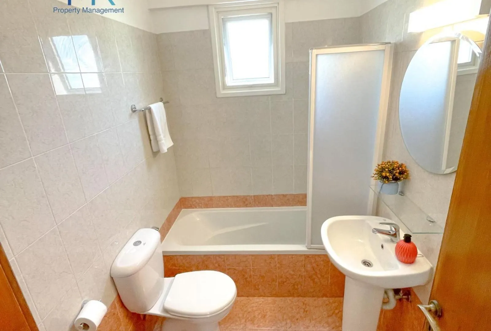 Seawitch Apartment لارنكا